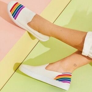 3497 Rothy's SF Pride Rainbow Sneakers Limited Edition Size 11 Slip On White